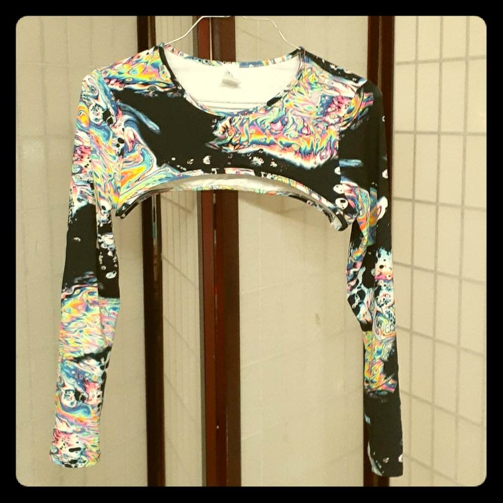 NWOT I ❤ Raves sleeve top!